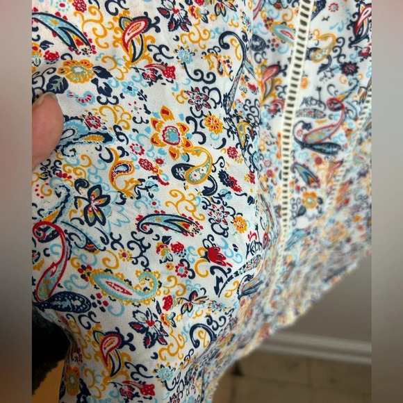 COLLECTIVE CONCEPTS FLORAL PAISLEY BLOUSE - Picture 5 of 5